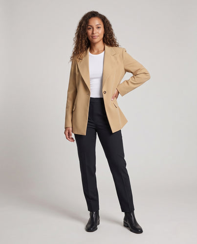 Damen Longline-Blazer mit dezenter Taillierung und Pattentaschen Nord Taschen