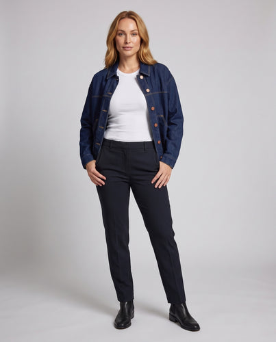Damen Oversize Denimjacke mit kontrastierenden Steppnähten und großen aufgesetzten Taschen Nord Taschen