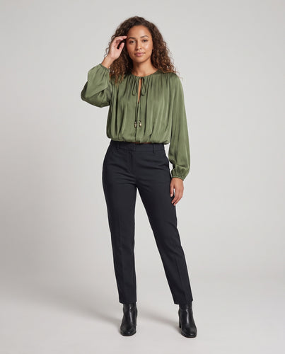 Damen Plissierte Cropped-Bluse mit Ballonärmeln und Kordelzug Nord Taschen