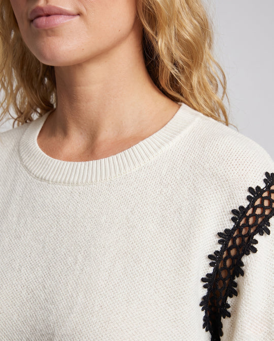 Product 11006411243866 - close_up_detail