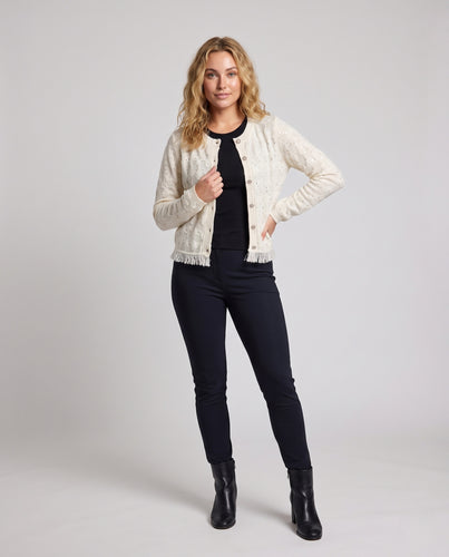 Damen Feinstrickjacke mit Fransensaum und Perlmuttknöpfen Nord Taschen
