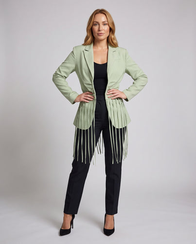 Damen Taillierter Blazer mit langen Fransen, Nadelstreifen und Wickeloptik Nord Taschen