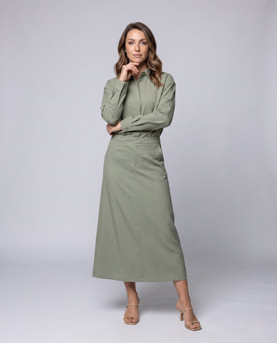 Damen Zweiteiliges minimalistisches Business-Set aus Oversize‑Hemd und hochtailliertem Midirock Nord Taschen