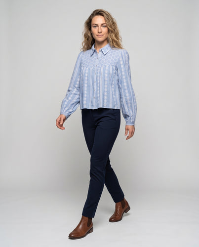 Damen bestickte Baumwoll-Chambray-Bluse mit Ballonärmeln und Hemdkragen Nord Taschen
