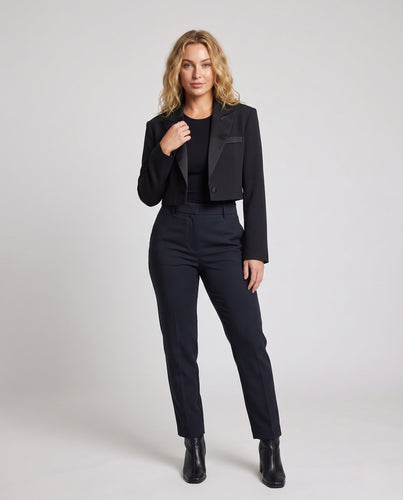 Damen Cropped-Smokingsakko mit taillierter Silhouette und Satin-Revers Nord Taschen