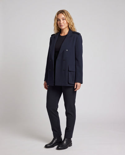 Damen Doppelreihige Oversized Blazerjacke mit Schulterklappen und aufgesetzten Pattentaschen Nord Taschen