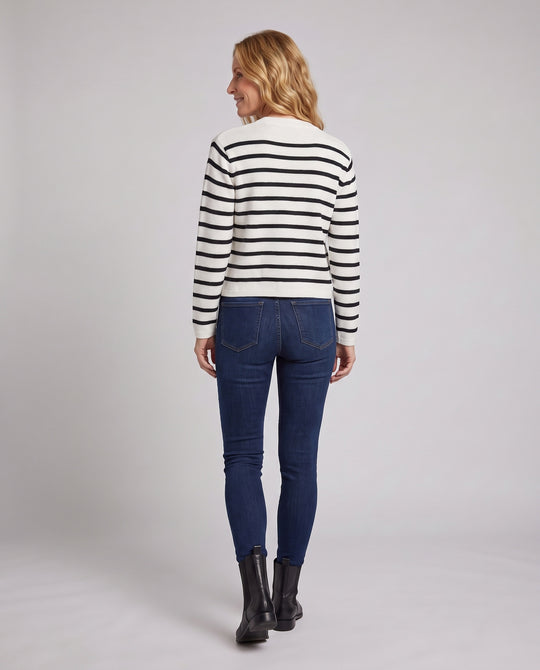 Product 11005629137242 - back_view