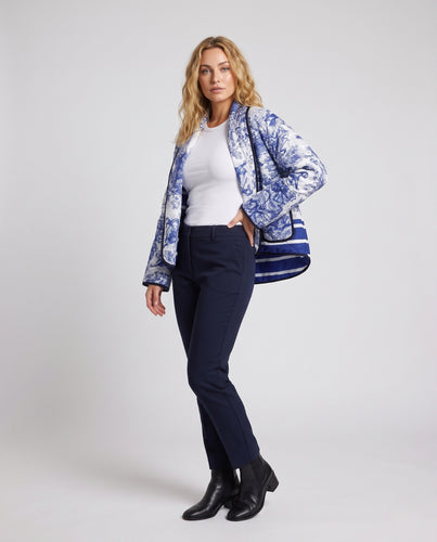 Damen gesteppte Kimonojacke mit Schalkragen, Tier‑Toile‑Print und aufgesetzten Taschen Nord Taschen