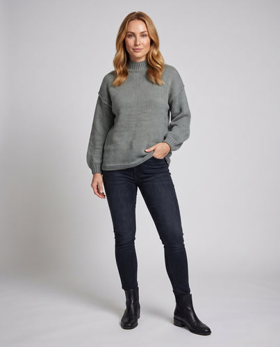 Damen Grobgestrickter Rollkragenpullover mit überschnittener Schulter und Ballonärmeln Nord Taschen