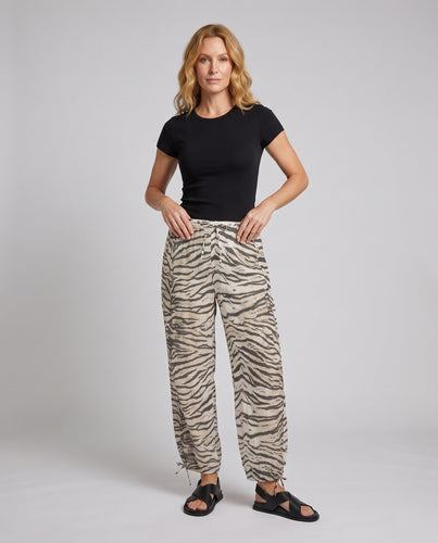 Damen Leichte Culotte-Hose mit Animalprint, Tunnelzugbund und Bindebändern am Saum Nord Taschen