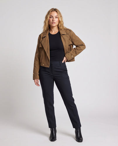 Damen Kurzgeschnittene Trenchjacke im Utility-Stil mit Epauletten und geripptem Bund Nord Taschen