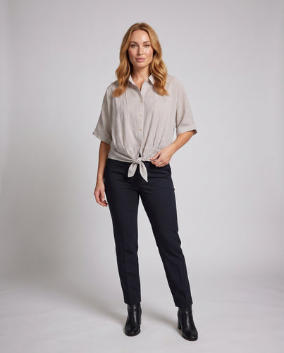 Damen Leichte gestreifte Knotenshirt-Bluse mit Kimonoärmeln und durchgehender Knopfleiste Nord Taschen