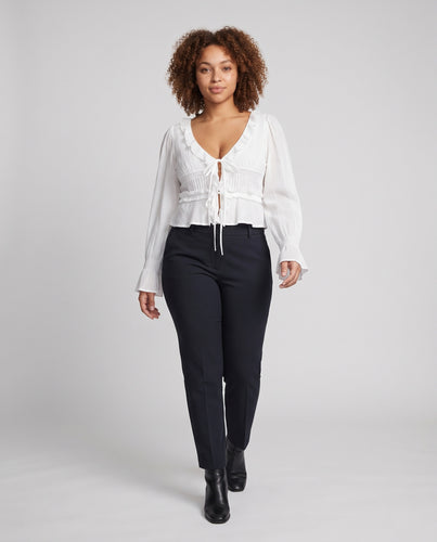Damen Spitzenbluse im Boho‑Stil mit tiefem V‑Ausschnitt und Bindebändern Nord Taschen