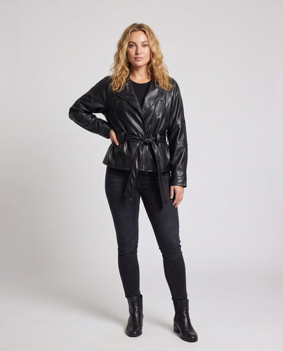 Damen Taillierte Kunstlederjacke mit Wickelgürtel und Raglanärmeln Nord Taschen