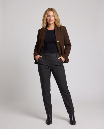 Damen Taillierter Blazer ohne Revers mit goldenen Zierknöpfen und geschwungenem Saum Nord Taschen