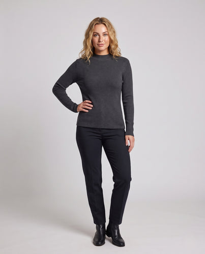Damen Feinstrickpullover mit schlanker Silhouette, Raglanärmeln und feinem Rippkragen Nord Taschen