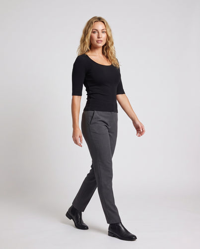 Damen Feinstrickshirt mit halblangen Ärmeln und taillierter Passform Nord Taschen