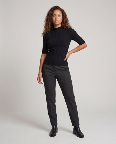 Damen Kurzarm-Feinstrickshirt mit Stehkragen und feiner Rippenstruktur Nord Taschen