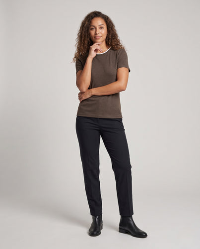 Damen Kurzarm-Rippjersey-Shirt mit Rundhalsausschnitt und leichter Oversize-Passform Nord Taschen