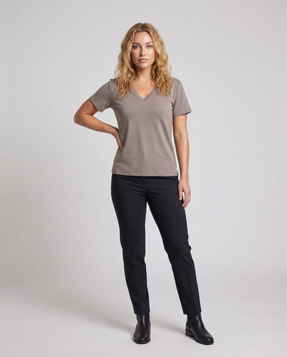 Damen Leichtes V‑Ausschnitt Shirt aus Bio‑Baumwoll‑Modal mit kastiger Silhouette Nord Taschen