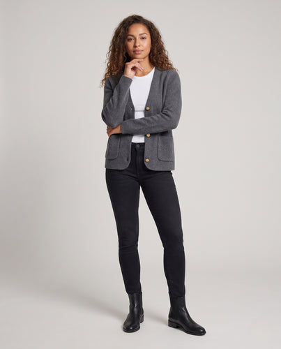 Damen Kurzblazer aus Wollmix mit rundem Ausschnitt, kastiger Silhouette und goldenen Zierknöpfen Nord Taschen