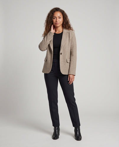 Damen Kurzblazer im Tailored-Cut aus Wollmix mit definiertem Revers und Klappentaschen Nord Taschen