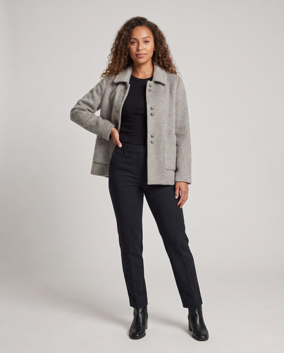 Damen Kurze kastige Wollmix-Jacke mit Hemdkragen und aufgesetzten Pattentaschen Nord Taschen
