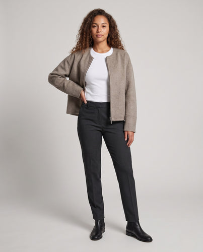 Damen Kurze Oversize‑Wolljacke mit Rundhalsausschnitt und Reißverschluss Nord Taschen