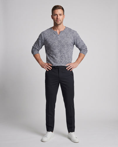 Herren Oversize-Strickpullover mit feiner Streifenstruktur und offenem V-Ausschnitt Nord Taschen