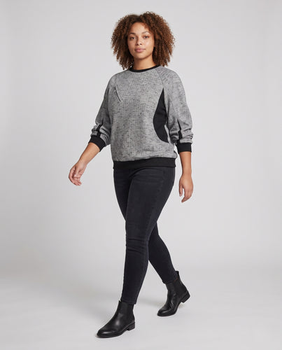 Damen Oversize-Sweatshirt mit Raglanärmeln, kontrastierenden Seiteneinsätzen und diagonalem Brustreißverschluss Nord Taschen