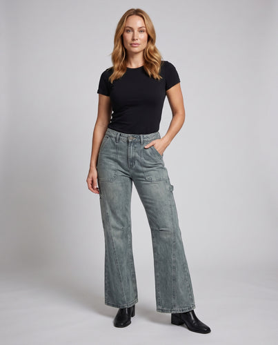 Damen Schlagjeans mit hoher Taille, mehrteiliger Nahtführung und Utility-Details Nord Taschen