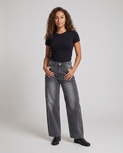 Damen High‑Waist Jeanshose mit weitem Bein und dekorativen Mittelnahtpaneelen Nord Taschen
