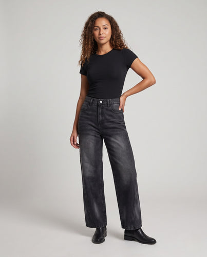 Damen weite Jeanshose mit hohem Bund, Culotte‑Schnitt und markanten Nahtdetails Nord Taschen