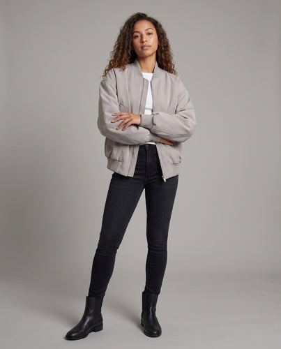 Damen Kurz geschnittene Oversize-Bomberjacke im Minimalstil mit hohem Rippkragen und seitlichen Eingrifftaschen Nord Taschen
