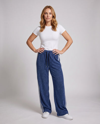 Damen weite Frottee-Loungehose mit Tunnelzug, Kontraststreifen und Palazzoschnitt Nord Taschen