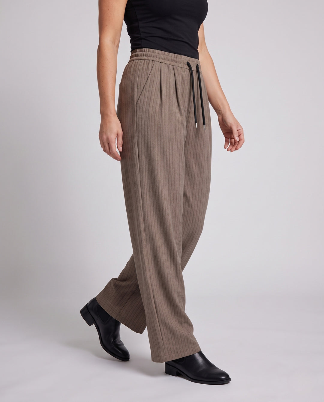 Product 11009335918938 - lower_body