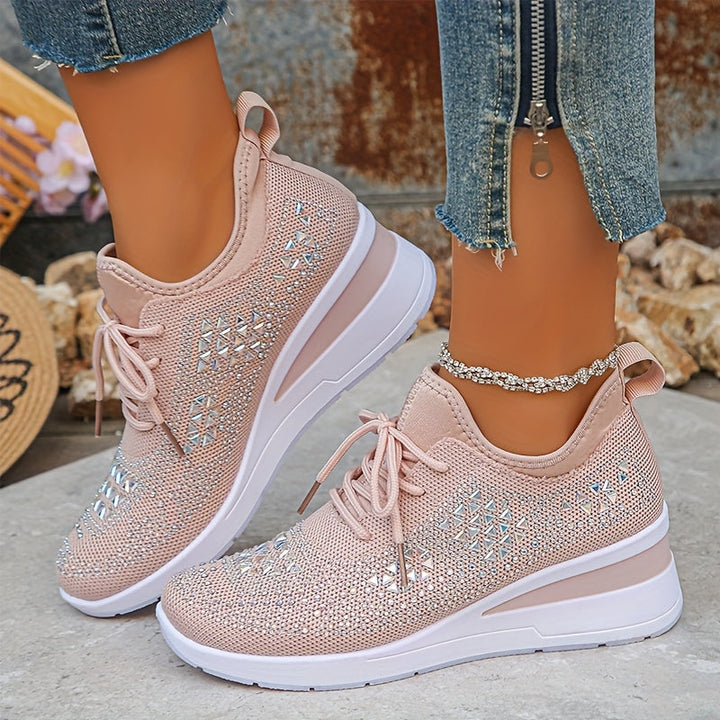 Elegante Sneakers mit Strasssteinen