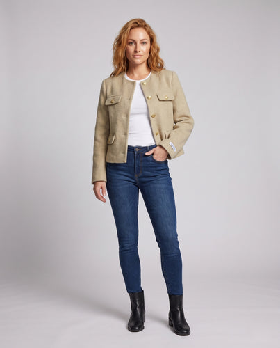 Damen Boxy Wolljacke mit goldenen Schmuckknöpfen und Pattentaschen Nord Taschen