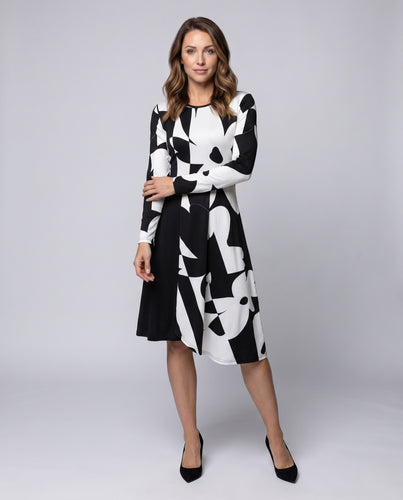 Damen Figurumschmeichelndes A‑Linien‑Kleid mit langem Arm und großfloralem Print Nord Taschen