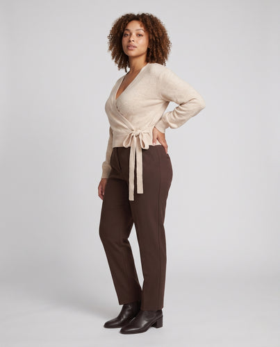 Damen Wickelstrickpullover mit V‑Ausschnitt, tailliertem Rippbündchen und Bindegürtel Nord Taschen