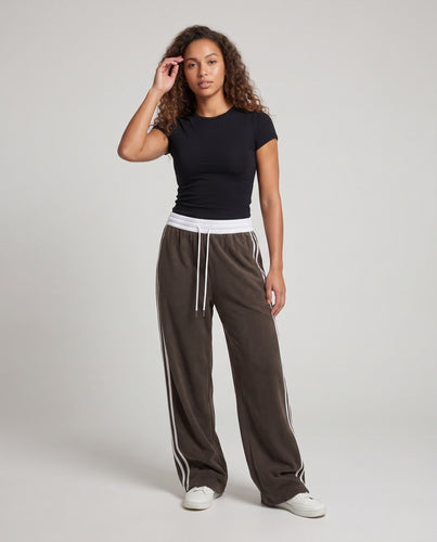 Damen Weite Baggy-Sweathose mit hoher Taille, Tunnelzug und seitlichen Kontraststreifen Nord Taschen