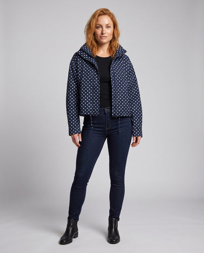 Damen Gepunktete Cropped-Jacke mit hohem Stehkragen und Kordelzug Nord Taschen
