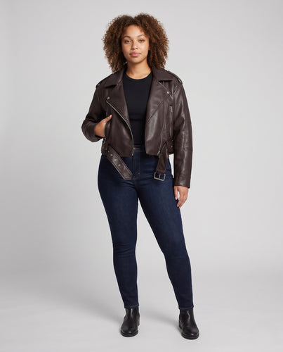 Damen Kurz geschnittene Bikerjacke in Lederoptik mit Taillengürtel und asymmetrischer Reißverschluss Nord Taschen