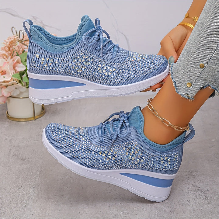 Elegante Sneakers mit Strasssteinen