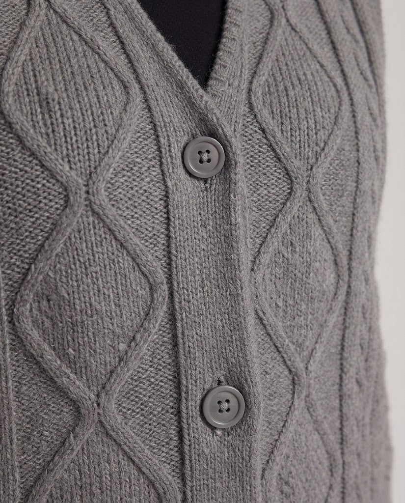 Damen Boxy‑Strickweste mit Diamantstruktur, V‑Ausschnitt und Holzknöpfen Nord Taschen