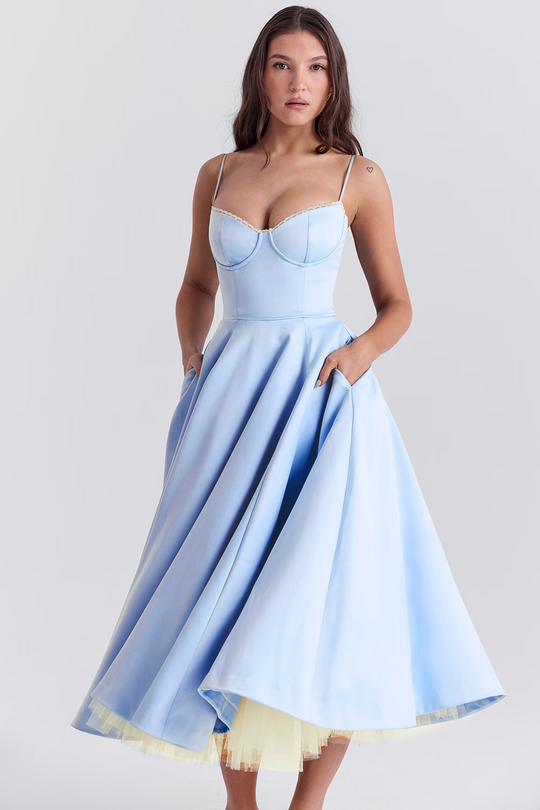 Elegantes Schlankmachendes Kleid für Damen