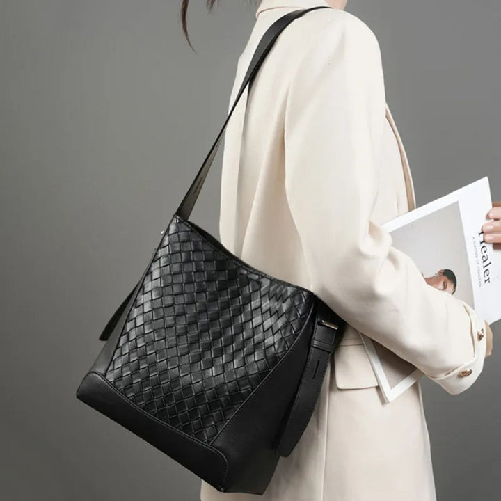Nord Taschen | Umhängetasche für Damen - Modische Schultertasche mit geflochtenem Design und verstellbarem Riemen