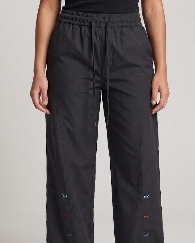 Damen Sportliche Freizeithosen mit elastischem Bund und buntem Detail Nord Taschen