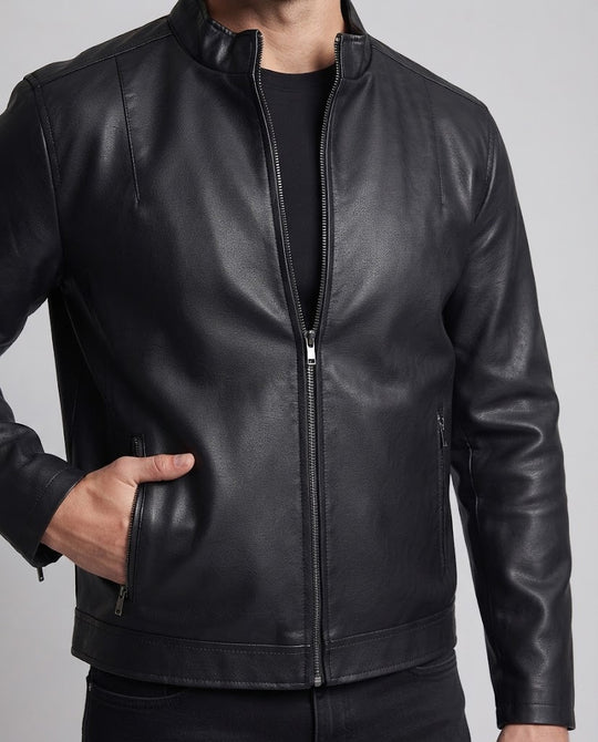 Herren schmal geschnittene Biker‑Blousonjacke in Lederoptik mit hochschließendem Kragen und thermoisolierter Innenlage Nord Taschen