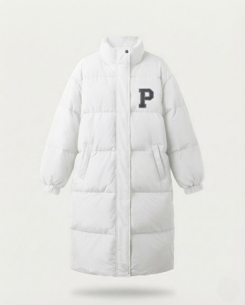 Damen längerer boxy Thermo-Puffer mit hohem Stehkragen, College-Patch und geräuschreduzierender Außenschale
